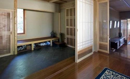 日韩进门台阶视频在线看,一窥传统建筑之美